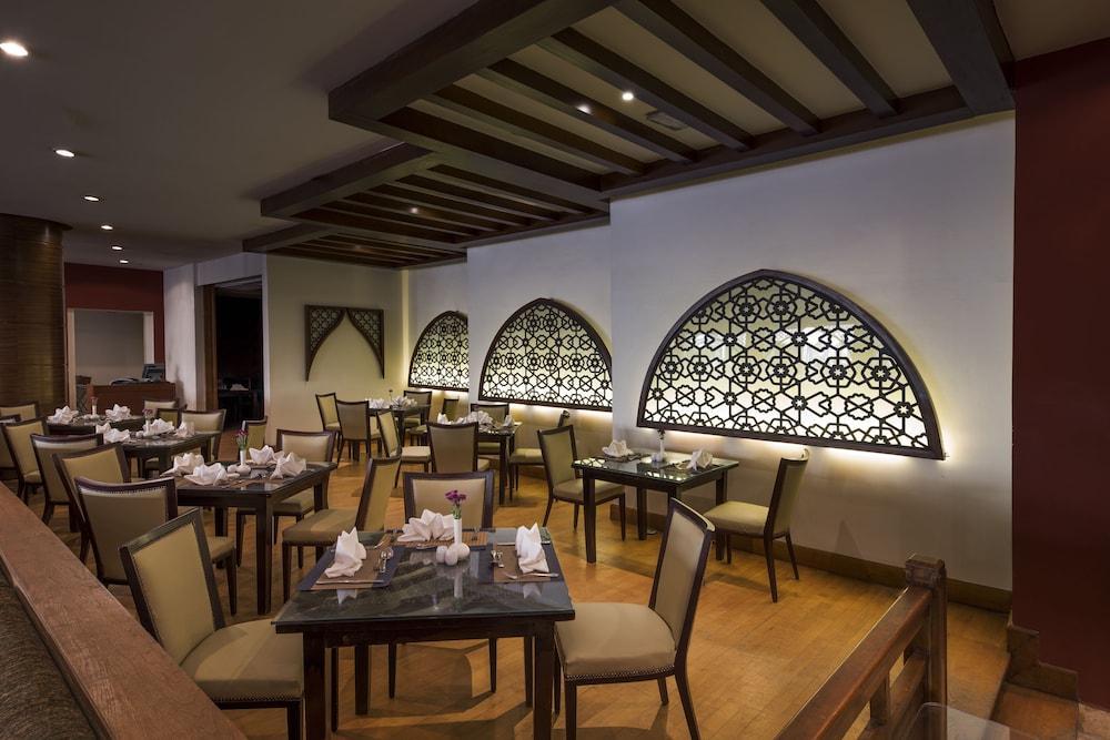 Helnan Dream Hotel And Conference Center 6th of October City Exterior photo The restaurant