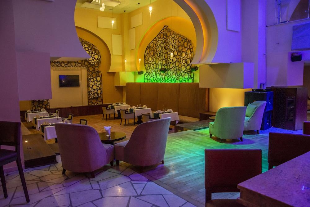 Helnan Dream Hotel And Conference Center 6th of October City Exterior photo The interior of the restaurant